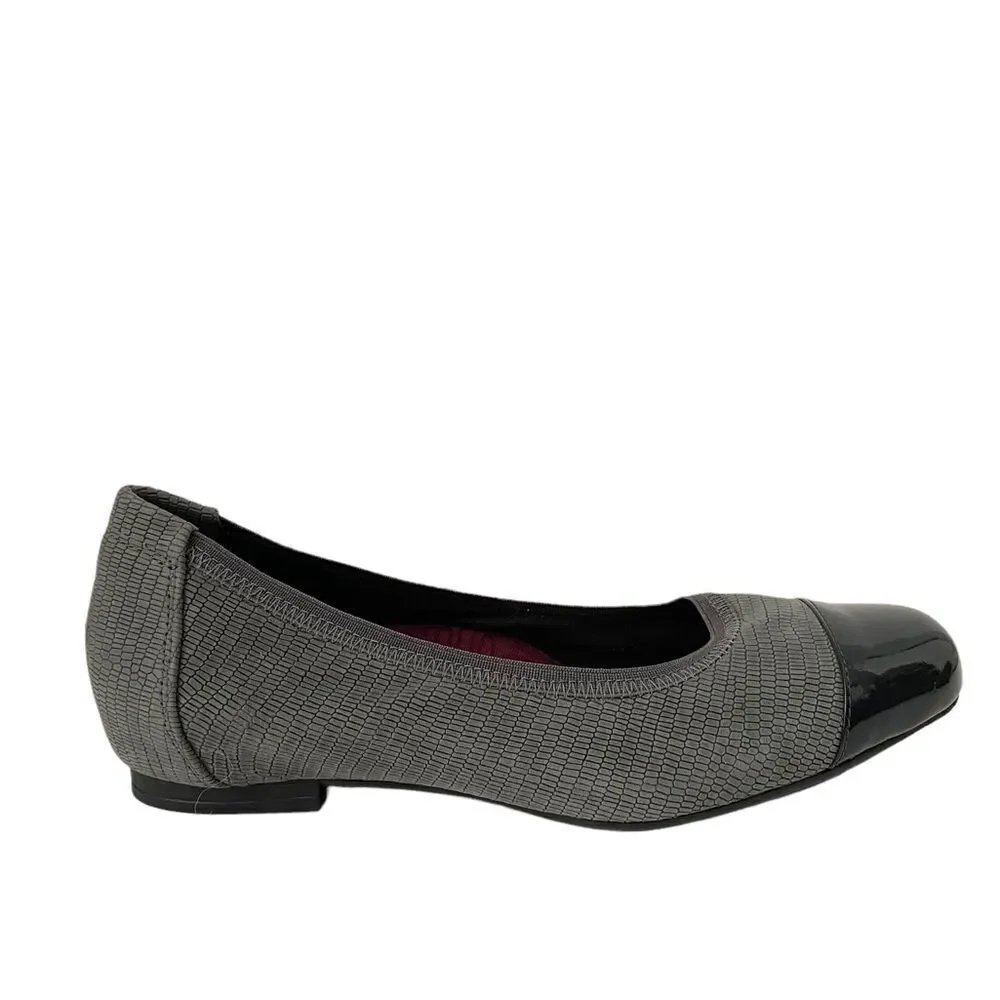 NEW Munro Danielle II Grey Lizard Print Nubuck/Patent Flat Shoes in Size 8.5W